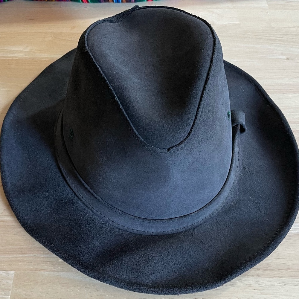 Black Leather Hat Minnetonka